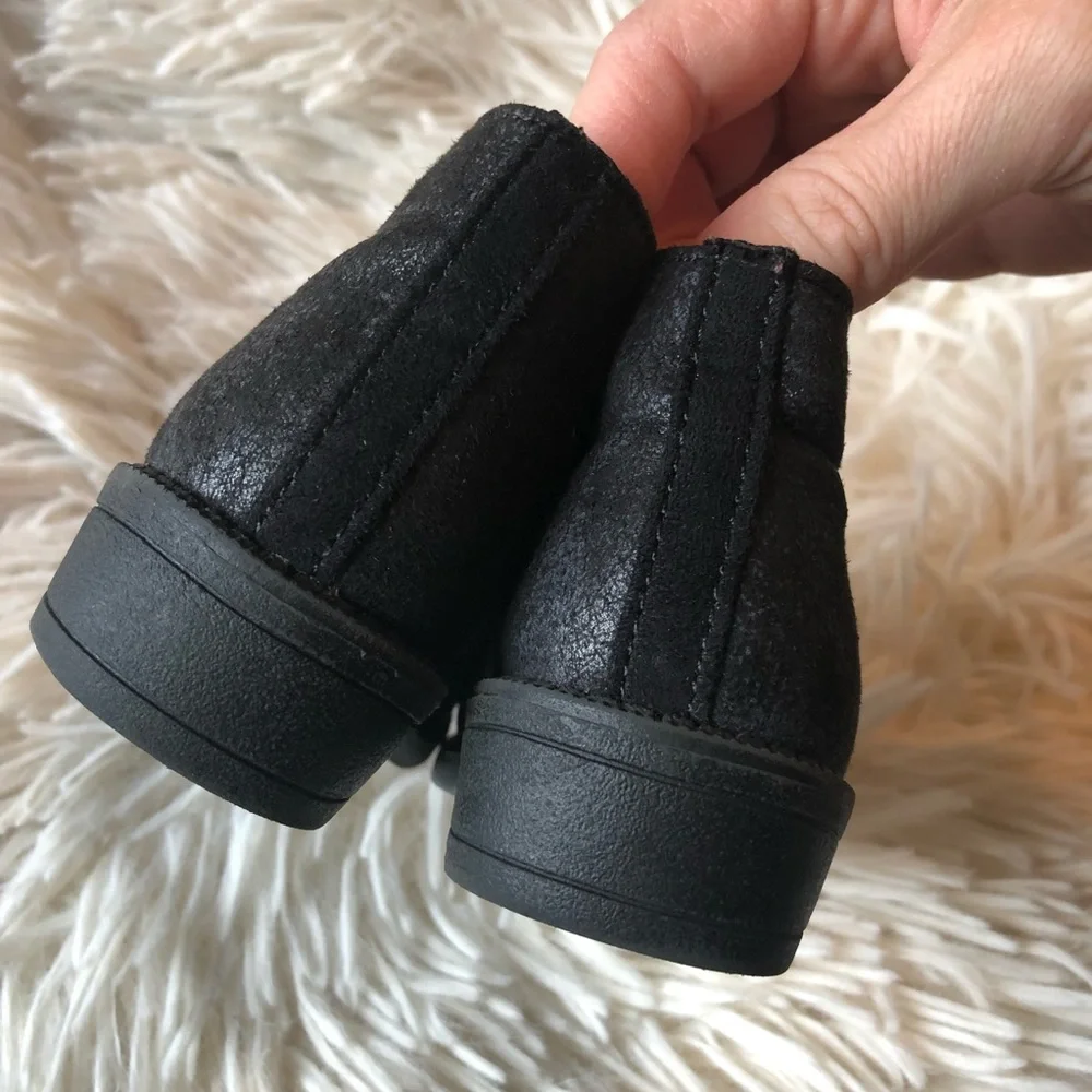 EUC ankle boots with zipper